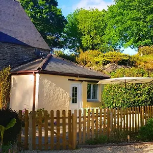 Le Vieux Moulin - A Charming Stone With Garden View And Seasonal Pool Hébergement de vacances Guégon
