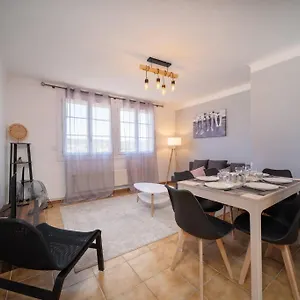 Appartement Tout Equipe Traversant 6 A 8 Couchages, Marseille